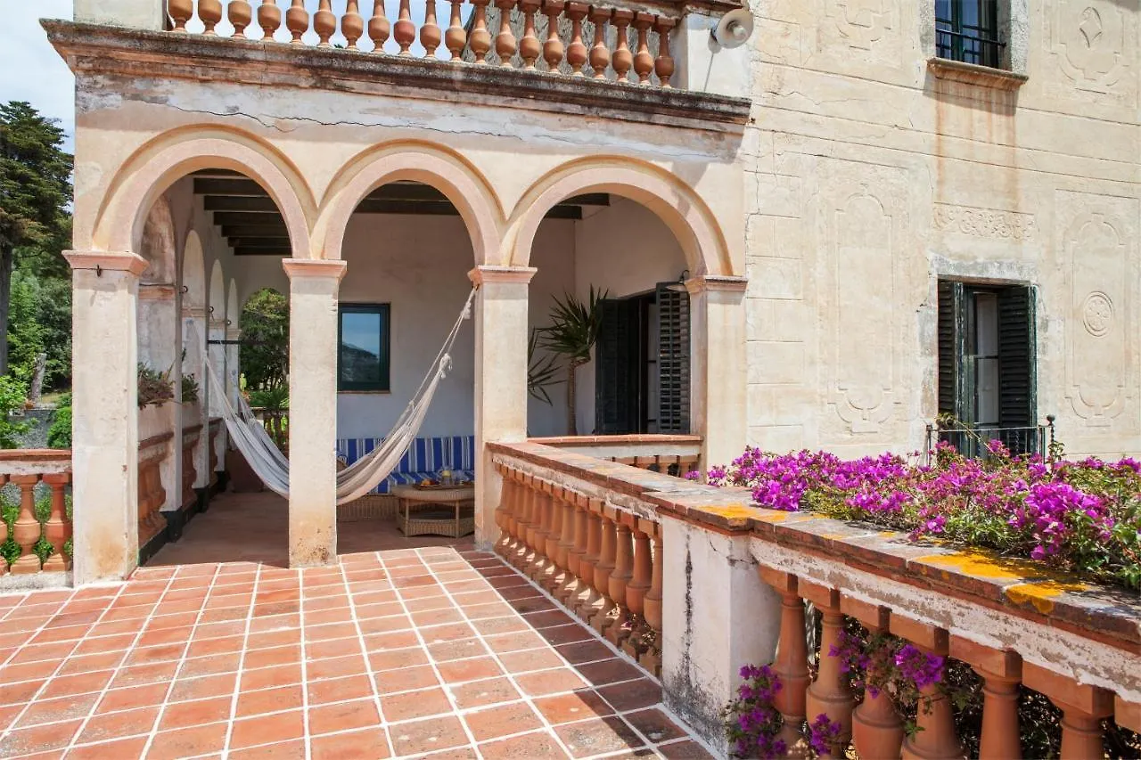 B&B Can Casadella Premia de Dalt 2*,